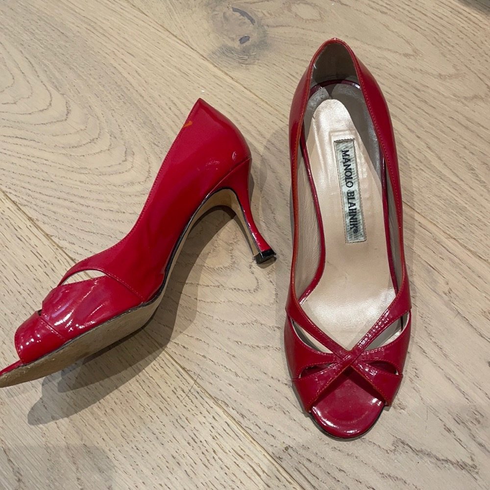Red patent kitten heel Manolos